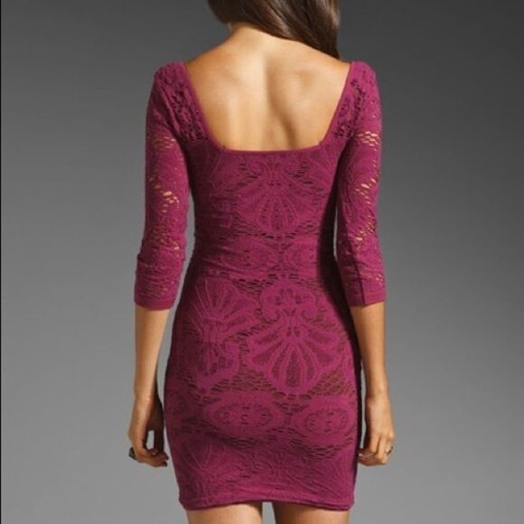 ✨HP✨FP Magenta Crochet Lace Seamless Medallion Bodycon 3/4 Slip Cocktail Dress✨ - Picture 2 of 9